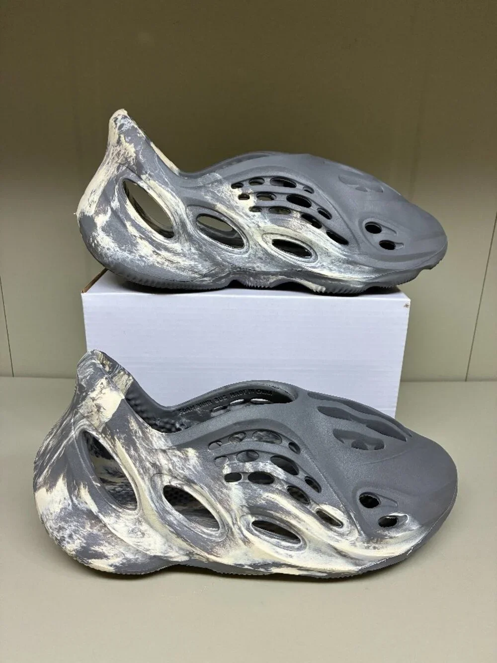 Adidas Yeezy Foam Runner RNNR Mx Granite Sneakers Size 8